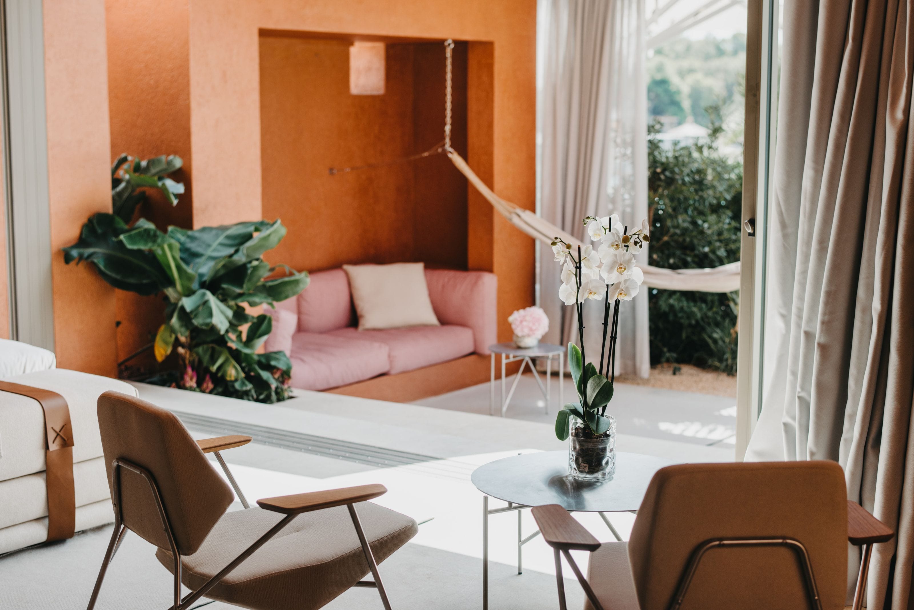 Cloud. Living room dissolves into the terrace.